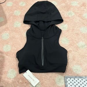 Ptula hood sports bra